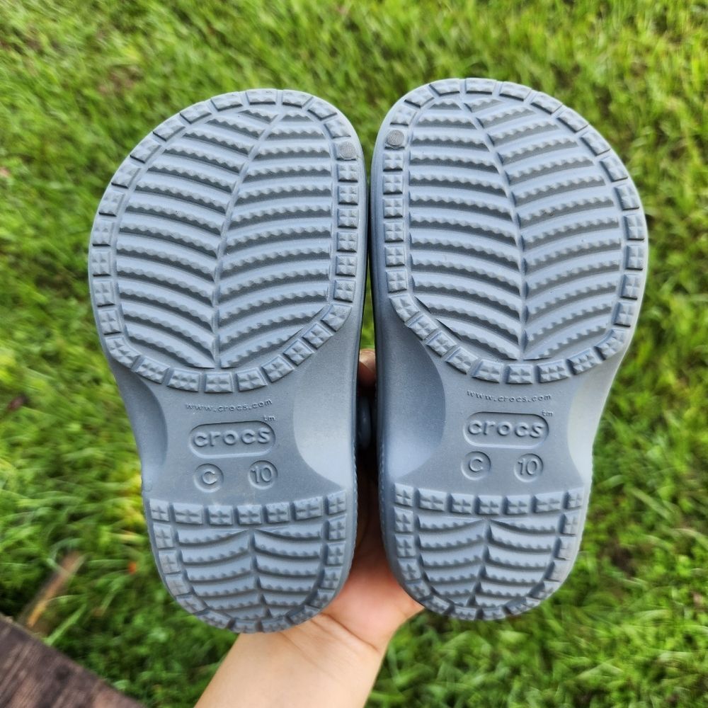 Crocs Kids Classic Baya Gray Fuzzy Lined Lightweight Cozy Comfort Clog Size C10 - Picture 10 of 15